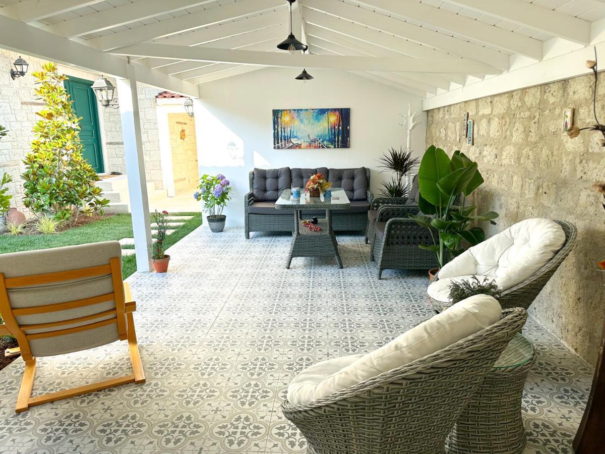 Muezeyyen Hanim Konagi Alaçatı Extérieur photo
