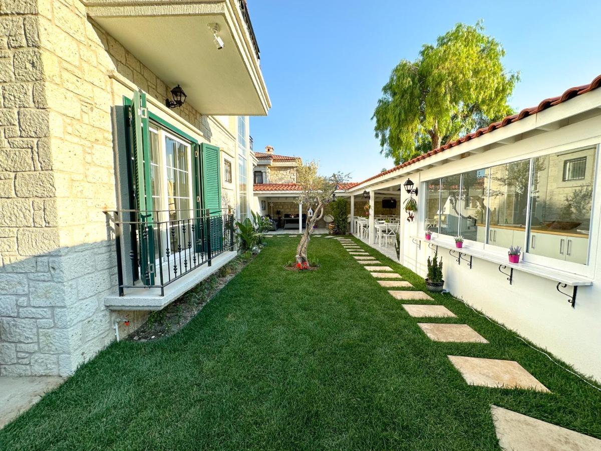 Muezeyyen Hanim Konagi Alaçatı Extérieur photo