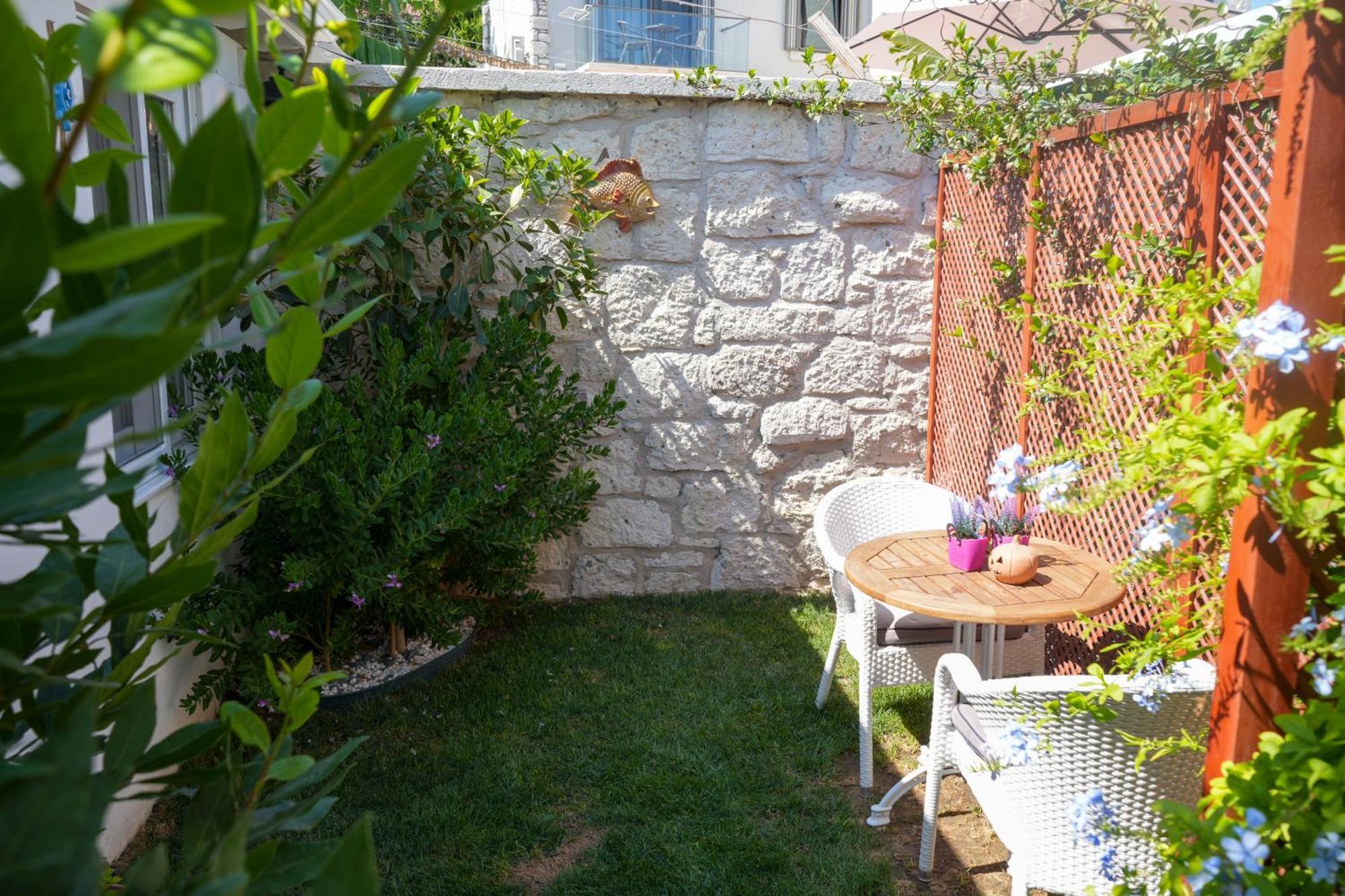 Muezeyyen Hanim Konagi Alaçatı Extérieur photo